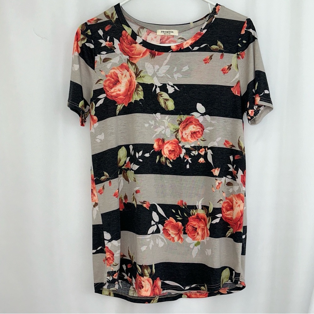 Women’s Promesa Striped Rose Tee Size Large